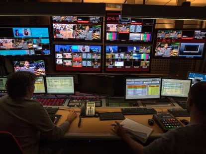 Sala de control de 'La 2 Noticias'.