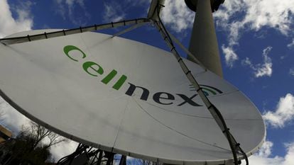 Antenas de televisión de Cellnex situadas en Torrespaña, en Madrid.
