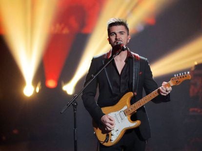 Juanes, durante su actuación en la gala del premio Persona del Año a Fleetwood Mac el viernes en el Radio City Music Hall.