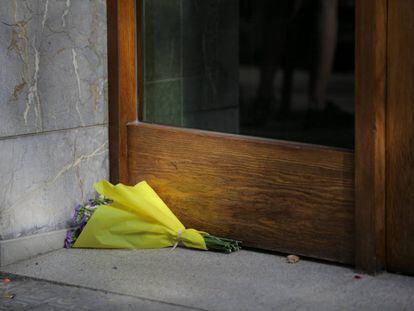 L'adolescent ha estat trobada al domicili de l'arrestat amb signes d'haver estat apunyalada i ofegada.