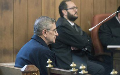 El padre Román, este lunes durante el juicio.