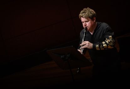El clarinetista y compositor Mark Simpson, durante un concierto en el Auditorio 400.