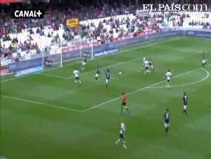 La intensidad del medio centro lanza al conjunto de Emery ante una Real Sociedad demasiado blanda. <strong><a href="http://www.elpais.com/buscar/liga-bbva/videos">Vídeos de la Liga BBVA</a></strong>