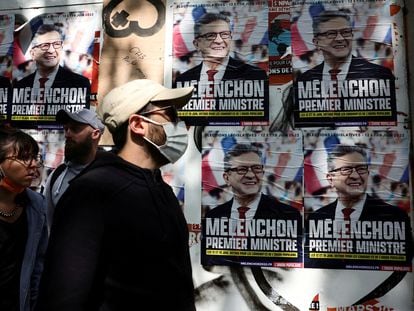 Carteles electorales de Mélenchon proponiéndose como primer ministro de Francia, el 1 de mayo en París.
