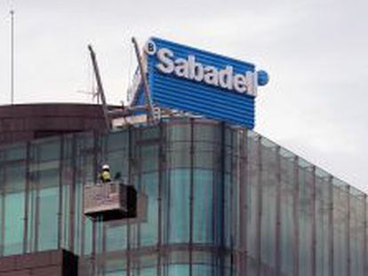 Fachada de la sede de Banco Sabadell