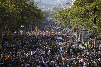 Ambient al passeig de Gràcia abans de la manifestació.