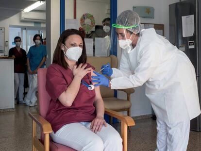 Sanidad notifica 16.716 nuevos casos y 247 muertes, mientras la incidencia sube hasta 265