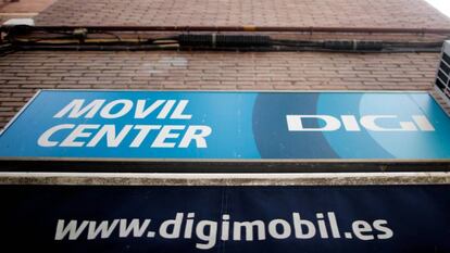 Logo de Digi en una tienda de la compañía en Madrid.
