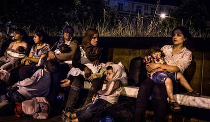 Un grupo de madres kurdas refugiadas en Belgrado, Serbia, en verano de 2015.