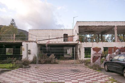 Un ala abandonada del centro de menores de El Cobre, en Algeciras, por donde han pasado algunos de los jugadores de Alma de África.