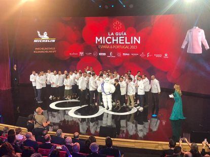 Varios de los galardonados en la presentación de la nueva Guía Michelin, que tuvo lugar en Toledo, en el Palacio de Congresos El Greco, este martes.