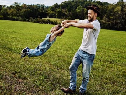 Justin Timberlake, junto a su hijo, Silas. 