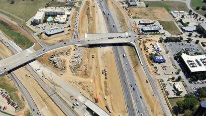 Imagen aérea de la autopista North Tarrant Express, en Texas (EE UU), cuando Ferrovial la tenía en construcción.