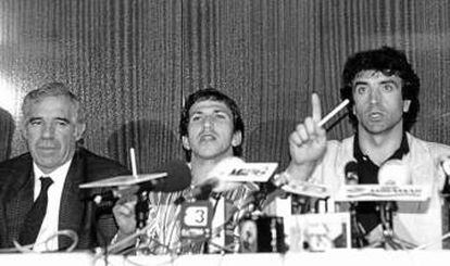 Luis Aragonés, Víctor Muñoz y Alexanko, en el motín de 1988.