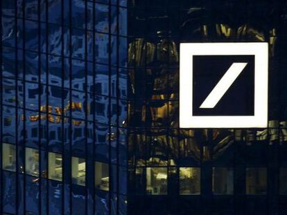 Sede operativa de Deutsche Bank en  en Fr&aacute;ncfort (Alemania). 