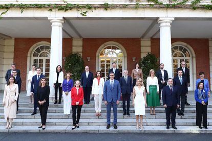Foto de familia del Gobierno de Pedro Sánchez, el 25 de abril de 2023.