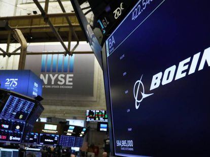 Logotipo de Boeing en la Bolsa de Nueva York.