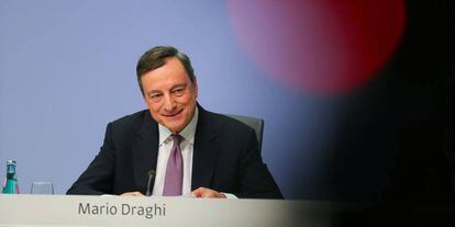 El presidente del Banco Central Europeo (BCE), Mario Draghi, ofrece una rueda de prensa tras la reunión del Consejo de Gobierno del BCE, en Fráncfort, Alemania.
