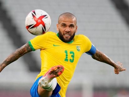 Dani Alves, durante un partido con la selección de Brasil en 2020.