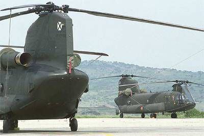 Helicópteros Chinook en la base del Ejército en Colmenar Viejo (Madrid).