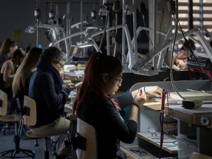 Estudiantes en una escuela de arte y diseño de Barcelona.