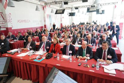 Los socios durante la asamblea de la Asociación Valenciana de Empresarios.
