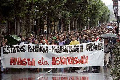 Manifestación a favor de los presos de ETA convocada en San Sebastián por el Movimiento pro Amnistía.