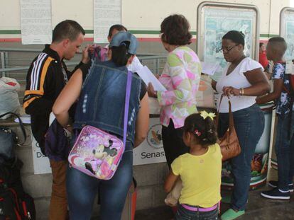 Una familia cubana ingresando en M&eacute;xico 