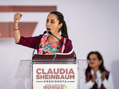 Claudia Sheinbaum durante el inicio de su campaña electoral en el zócalo capitalino.