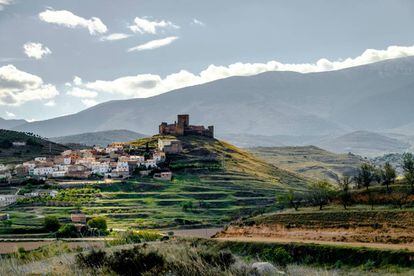 De la villa de Trasmoz (Aragón), Bécquer recogió la historia de la Tía Casca.
