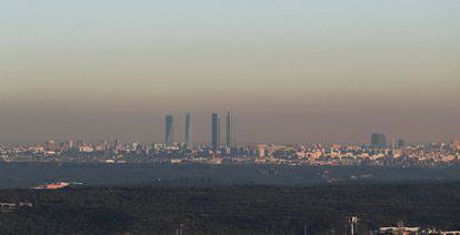 Nube de polución sobre Madrid, este miércoles.