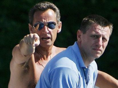 Nicolas Sarkozy en un barco en agosto de 2007.