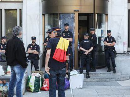 El colectivo de ultraderecha okupaba desde abril del año pasado un edificio junto a la Plaza de Colón