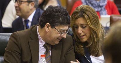 Susana D&iacute;az y Diego Valderas, en el Parlamento de Andaluc&iacute;a.