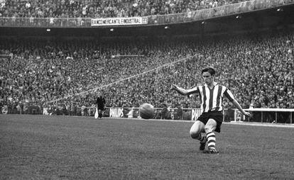 Clemente, durante un partido en el Bernabéu, en 1969.