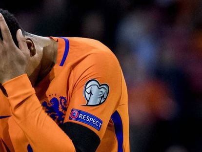 Kenny Tete, se lamenta durante el &uacute;ltimo partido de Holanda.