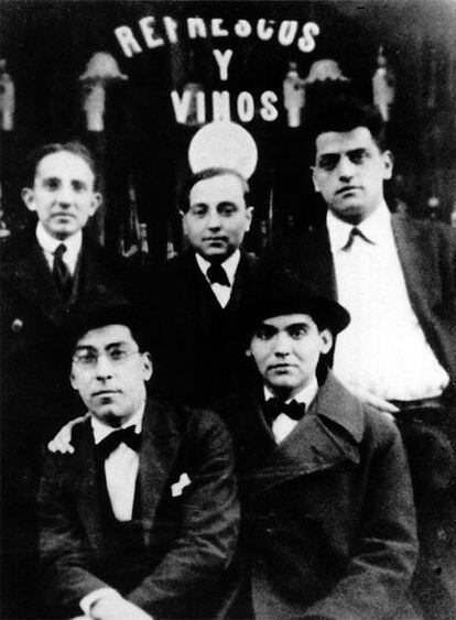 Benjamín Jarnés, Humberto Pérez de la Ossa, Luis Buñuel, Rafael Barradas y Federico García Lorca. Madrid, 1927.