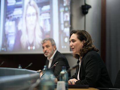 La alcaldesa de Barcelona, Ada Colau, durante el pleno de abril, en la que los concejales han intervenido por vía telemática.