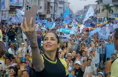 Luisa González durante su cierre de campaña, en Guayaquil, el 12 de octubre de 2023. 