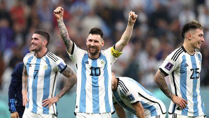 Lionel Messi celebra la victoria de Argentina en el Mundial de Qatar.