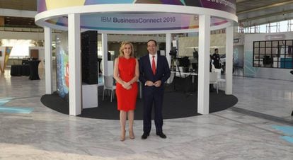 Marta Martínez, presidenta de IBM de España y Gonzalo Gortázar, consejero delegado de CaixaBank
