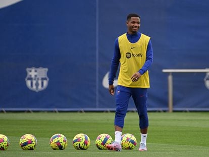 Ansu Fati durante un entrenamiento con el Barcelona, este mes de marzo en la ciudad deportiva del club.