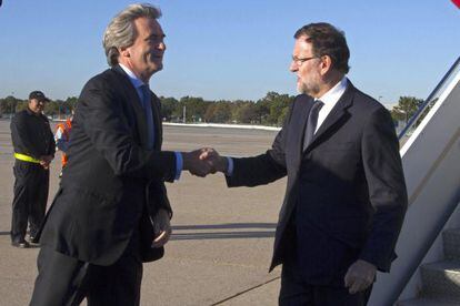 Mariano Rajoy és rebut pel representant permanent d'Espanya davant l'ONU, Román Oyarzun, a la seva arribada a Nova York.