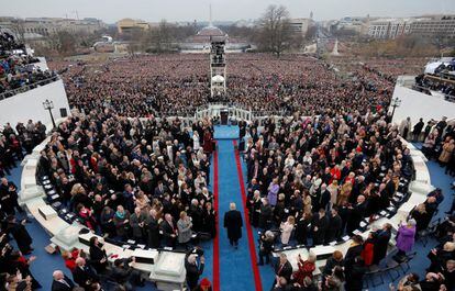 El presidente electo Donald Trump llega a la ceremonia de inauguración y jura su nuevo cargo como el 45º presidente de EE UU, el 20 de enero de 2017.