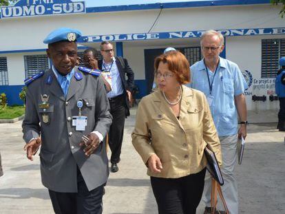 La jefa de la Minustah, Sandra Honor&eacute;,  en Hait&iacute;.