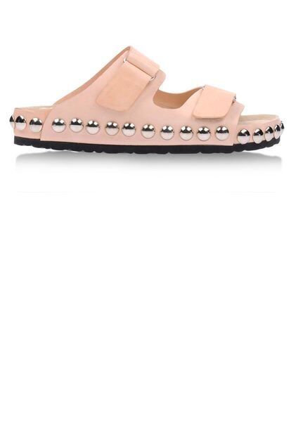 Con velcro y tachuelas. Las firma Giambattista Valli. Disponibles en Shoescribe.com (388 euros).