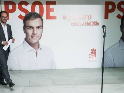 El portavoz del comité electoral del PSOE, Antonio Hernando, este viernes.