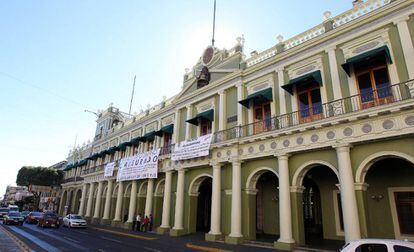 El Palacio de Gobierno de Veracruz, tomado por alcaldes. 