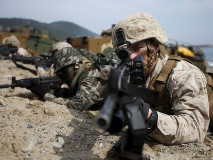 Maniobras conjuntas de fuerzas de EEEU y Corea del Sur en 2014. 