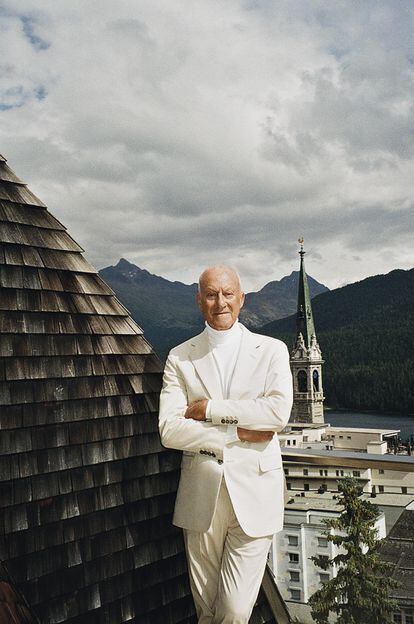 Norman Foster, retratado en 2020 por Ángela B. Suárez en la terraza de su casa en la estación suiza de St. Moritz.